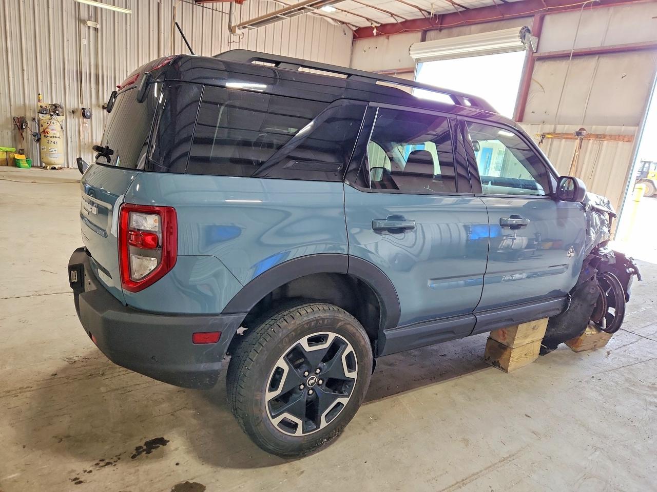 2022 Ford Bronco Sport Outer Banks - Image 3