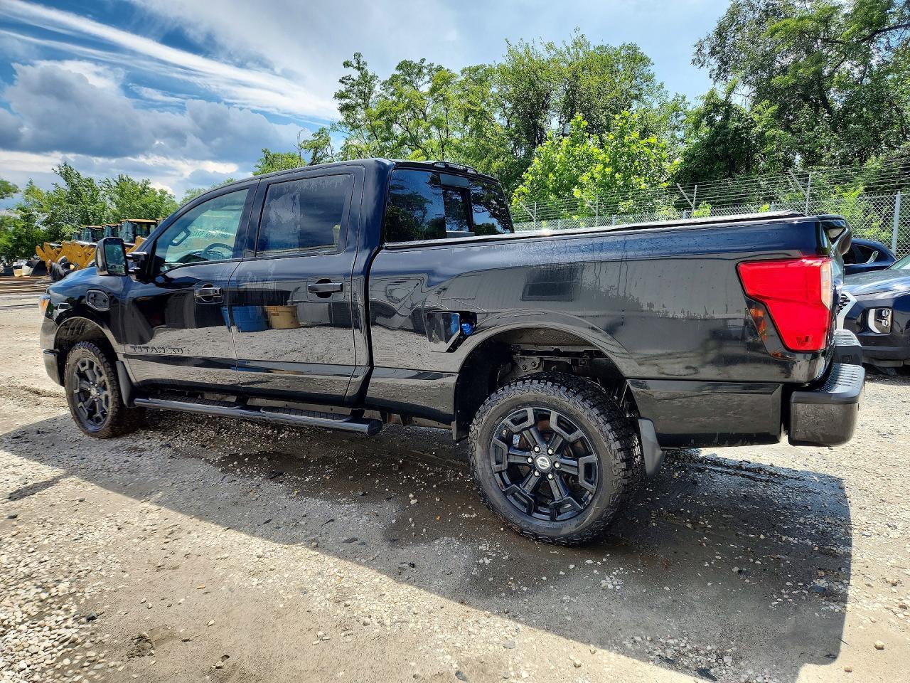 2019 Nissan Titan Xd Sv - Image 2