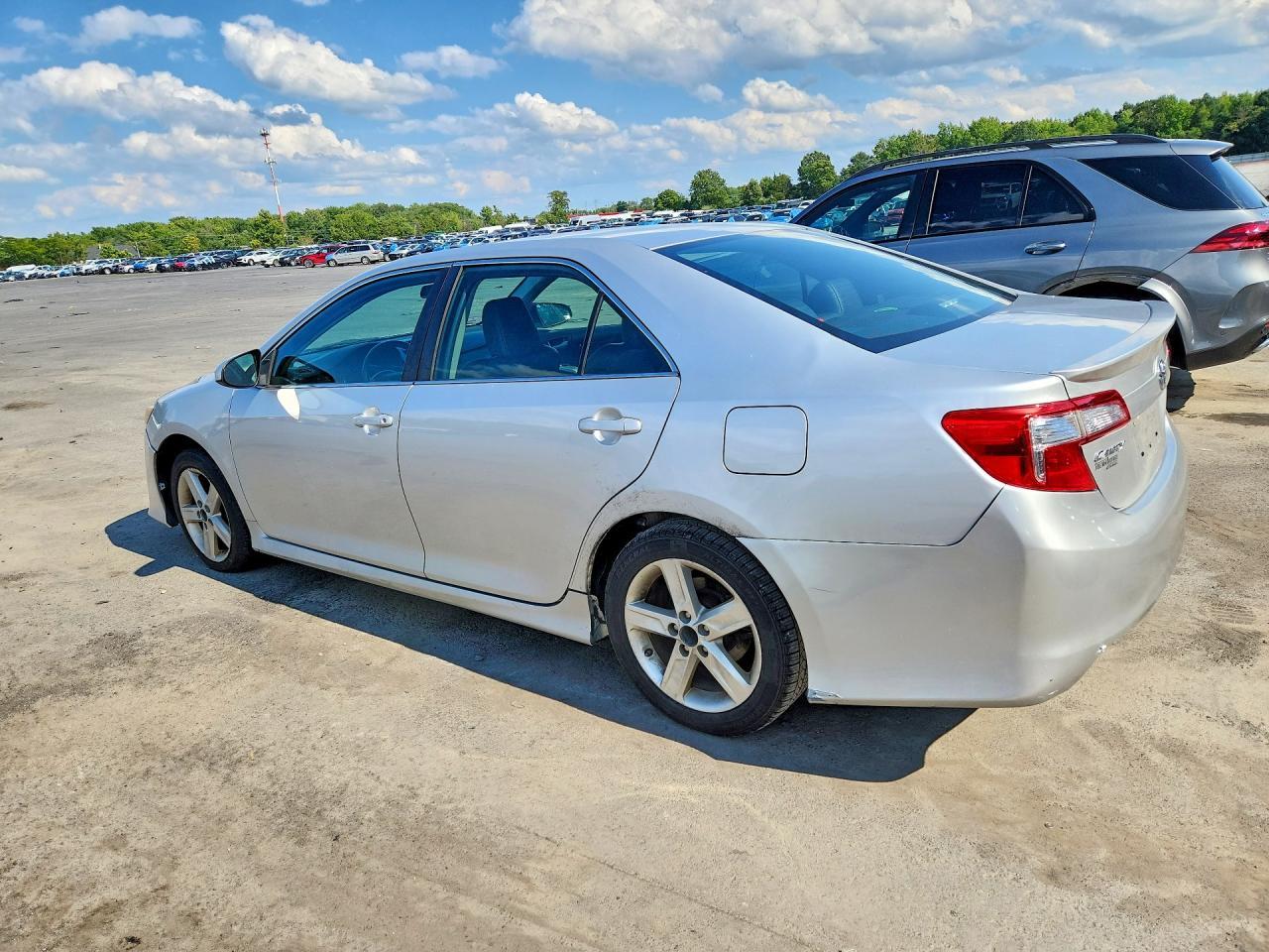 2012 Toyota Camry Se - Фото 2