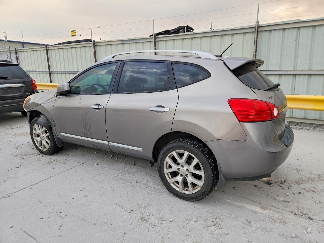 2013 Nissan Rogue S - Фото 2