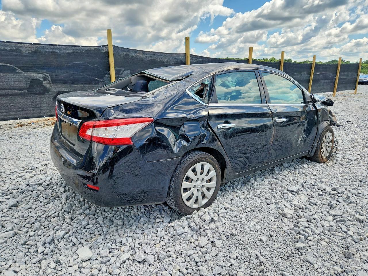 2015 Nissan Sentra S - Фото 3