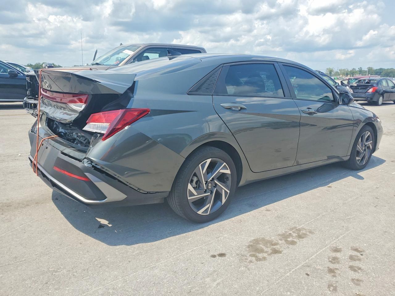 2025 Hyundai Elantra Sel Sport - Фото 3