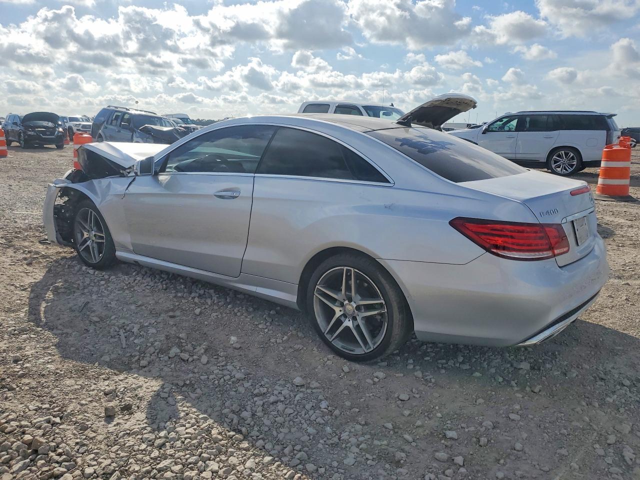 2016 Mercedes-Benz E 400 4Matic - Image 2