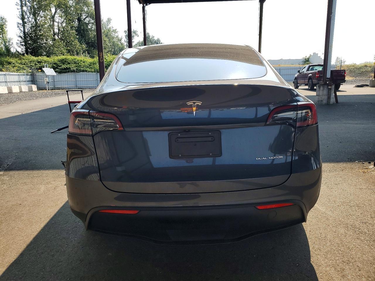 2023 Tesla Model Y - Фото 6