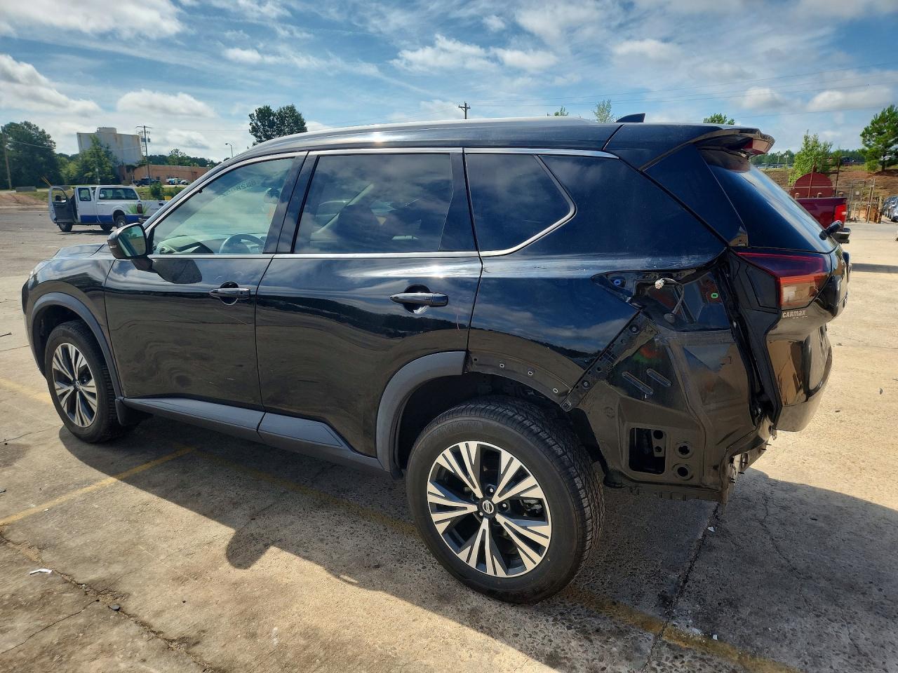 2021 Nissan Rogue Sv - Image 2