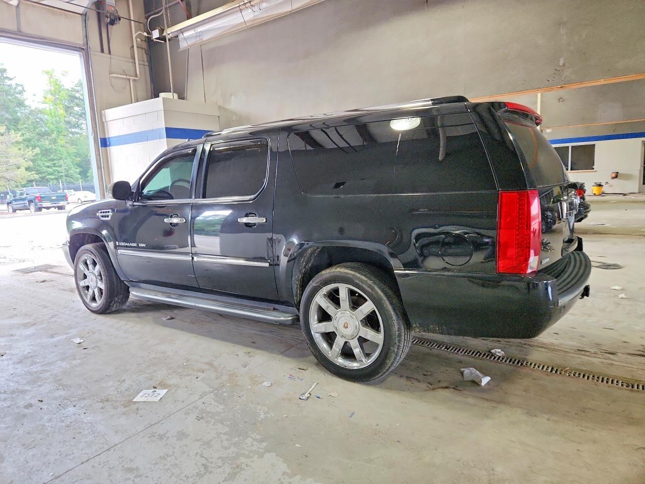 2009 Cadillac Escalade Esv Luxury - Image 2