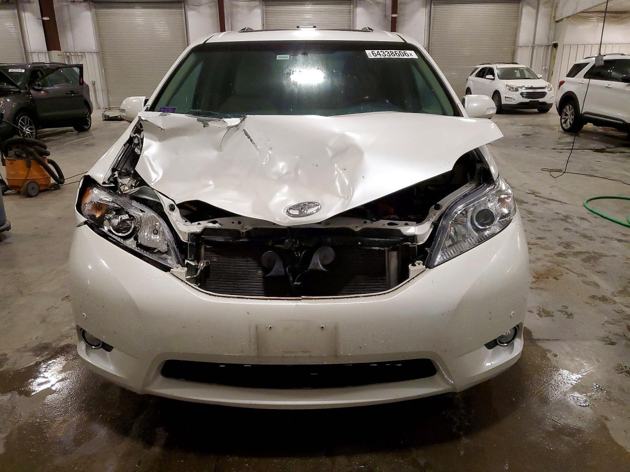 2013 Toyota Sienna Limited 7-Passenger - Фото 5