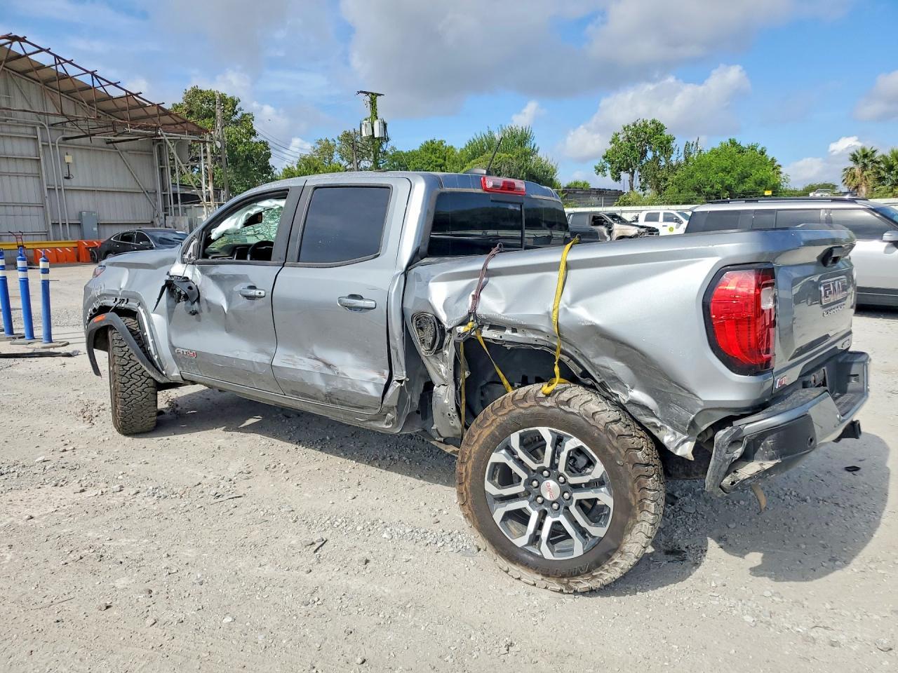 2024 GMC Canyon At4 - Фото 2