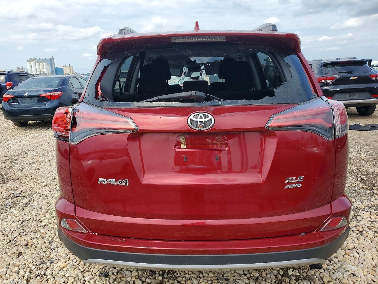 2018 Toyota Rav4 Xle - Image 6
