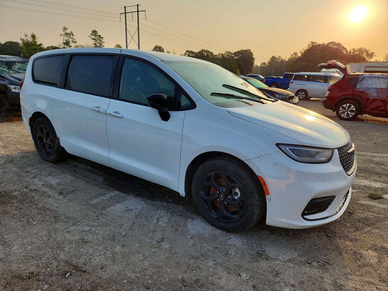 2024 Chrysler Pacifica Hybrid Select - Фото 4