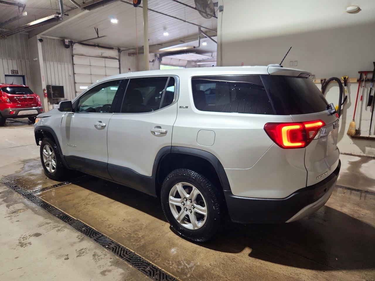 2019 GMC Acadia Sle - Фото 2