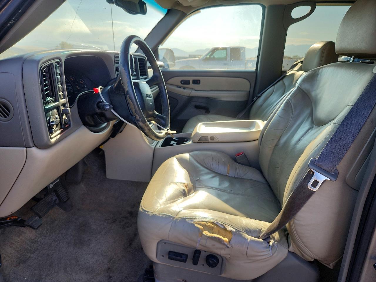 2002 GMC Yukon - Image 7