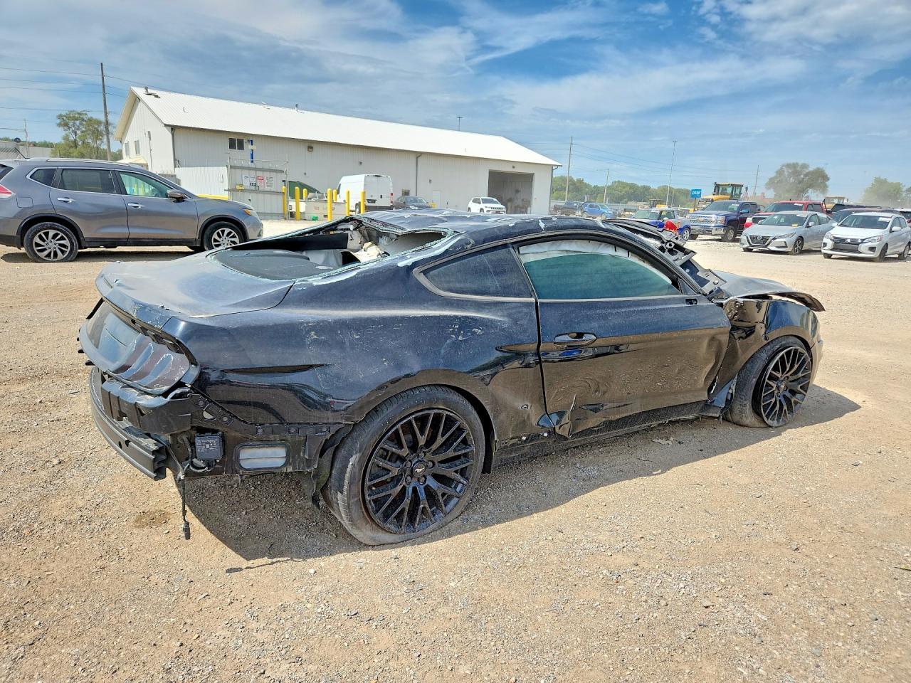 2021 Ford Mustang Gt - Фото 3