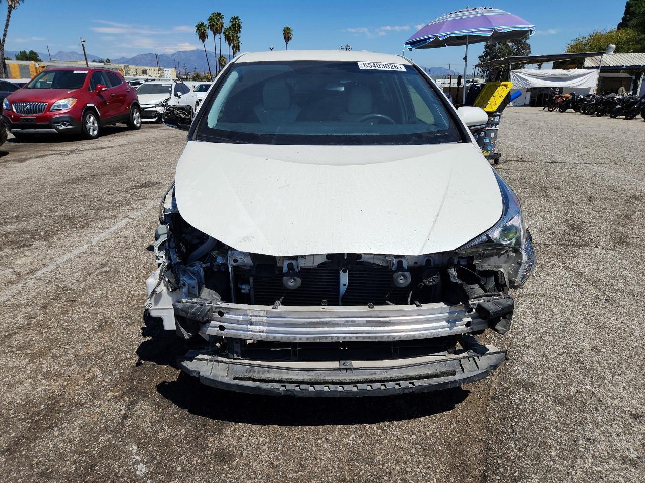 2016 Toyota Prius Two - Image 5