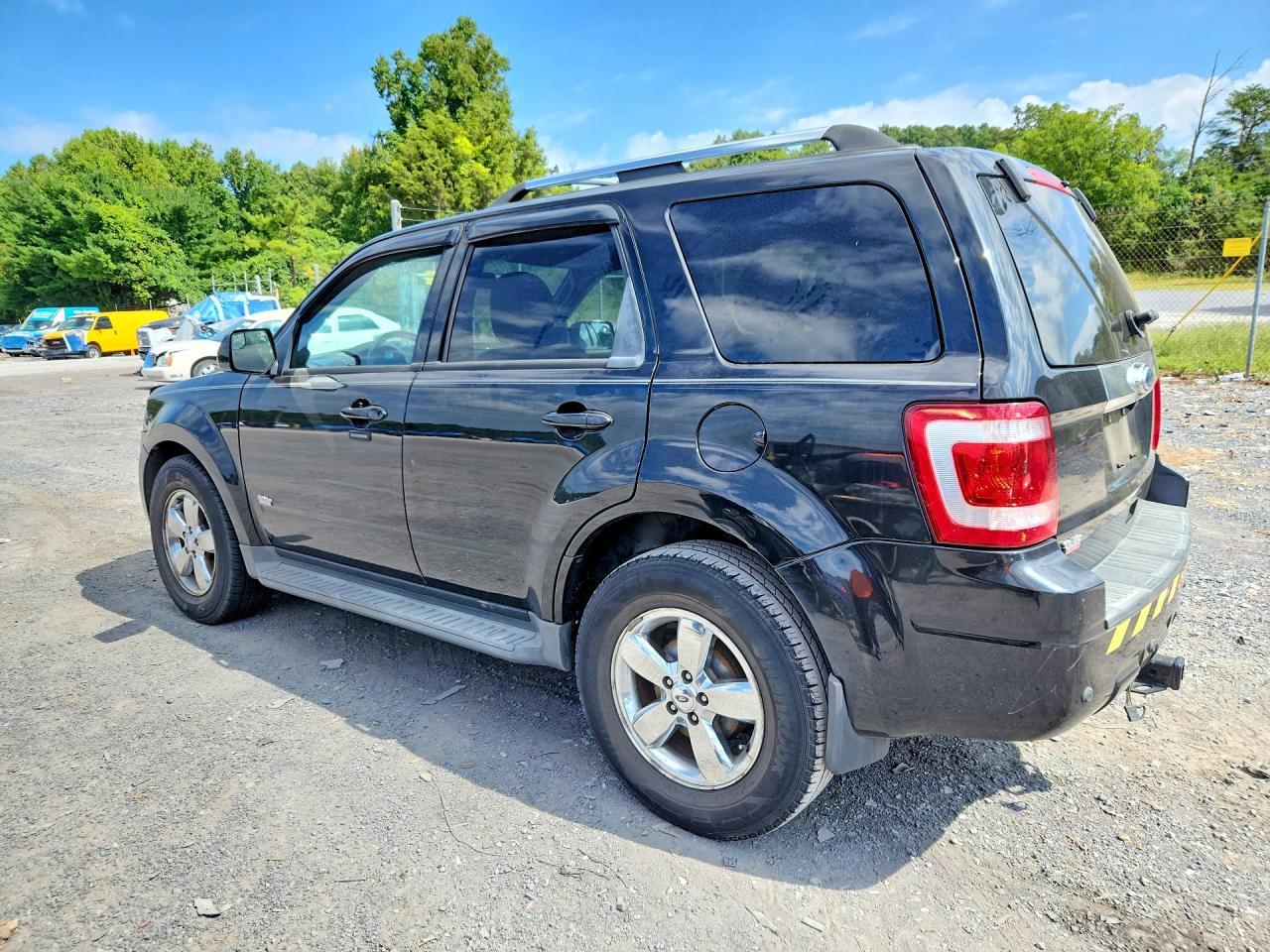 2011 Ford Escape Limited - Фото 2