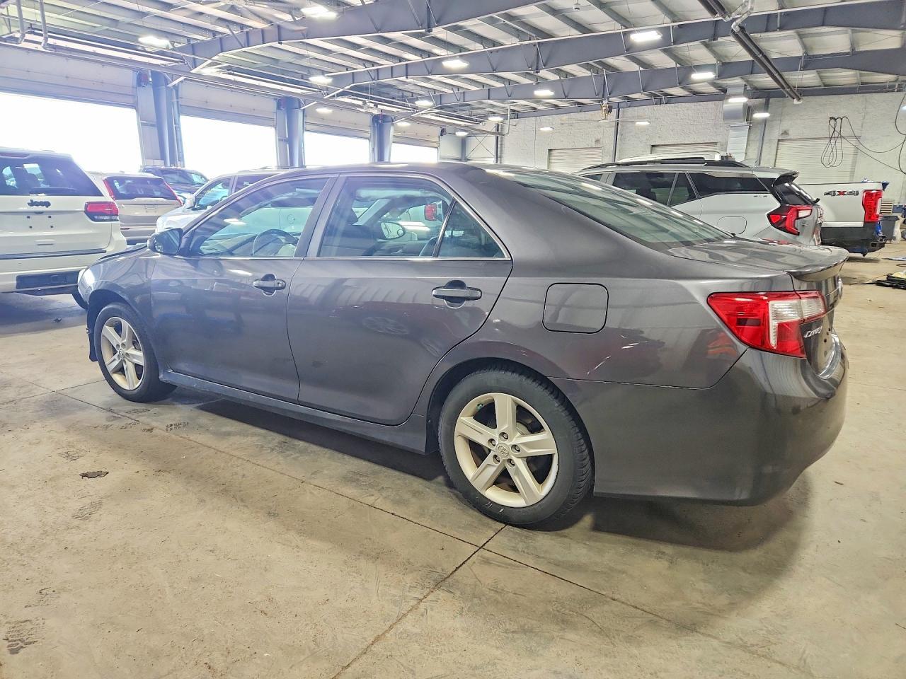 2014 Toyota Camry Se - Фото 2