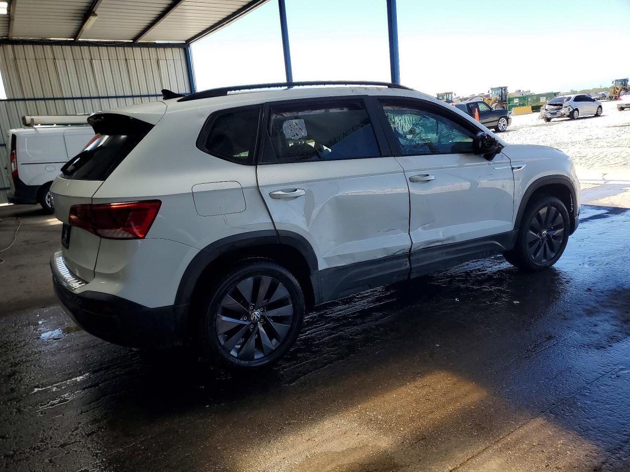 2022 Volkswagen Taos S - Image 3