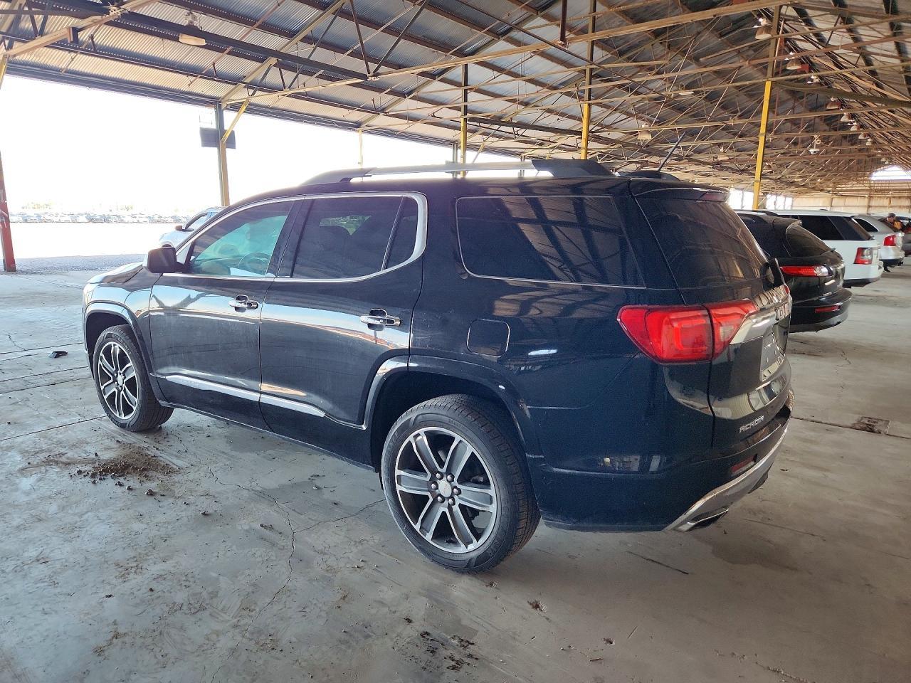 2019 GMC Acadia Denali - Фото 2