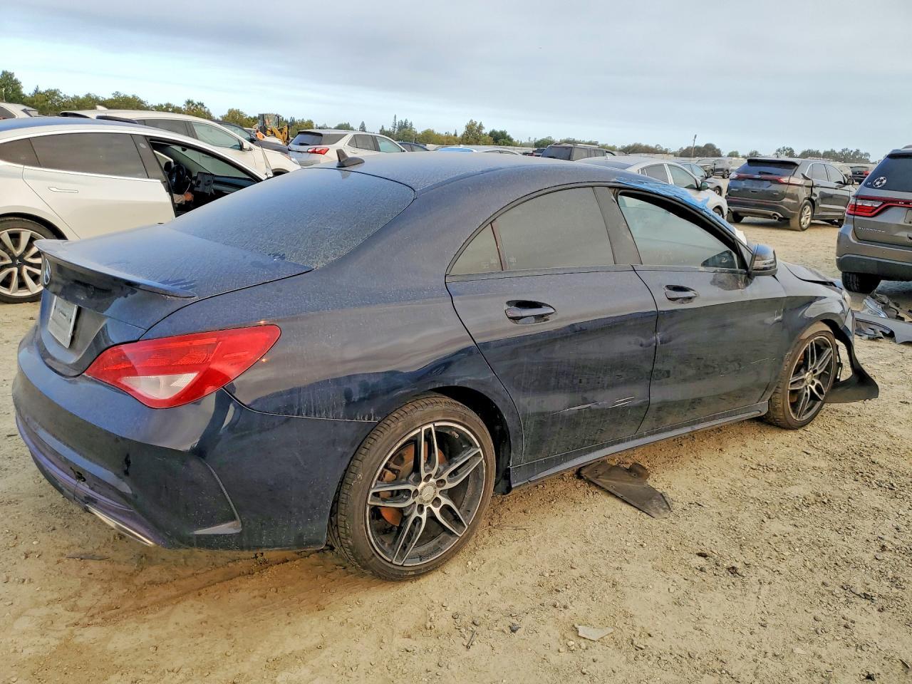 2017 Mercedes-Benz Cla 250 - Фото 3