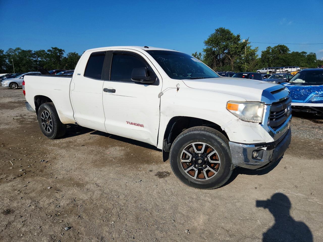 2015 Toyota Tundra Sr5 - Image 4