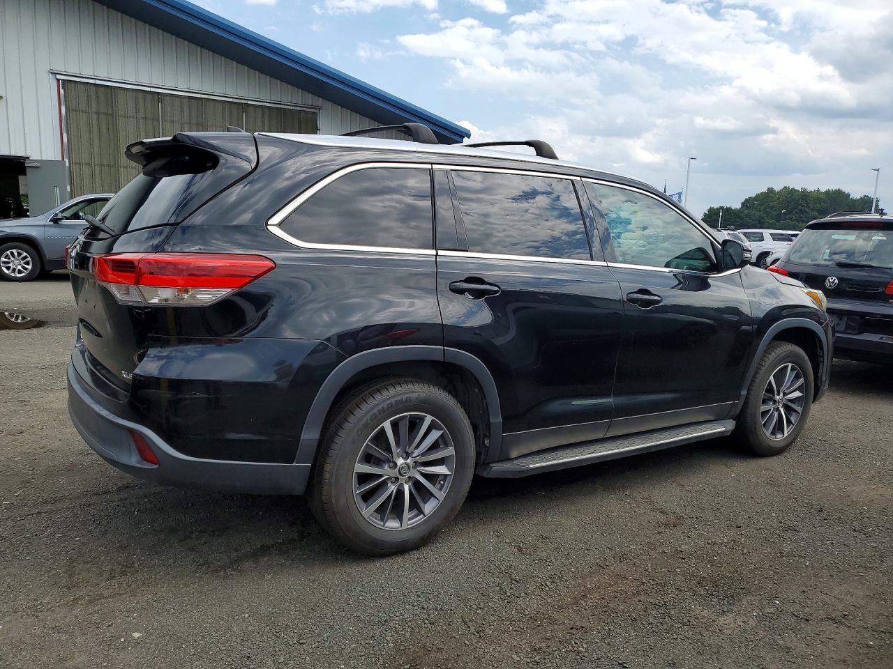2019 Toyota Highlander Xle - Фото 3