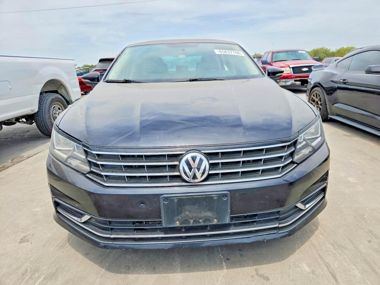 2017 Volkswagen Passat Se - Фото 5