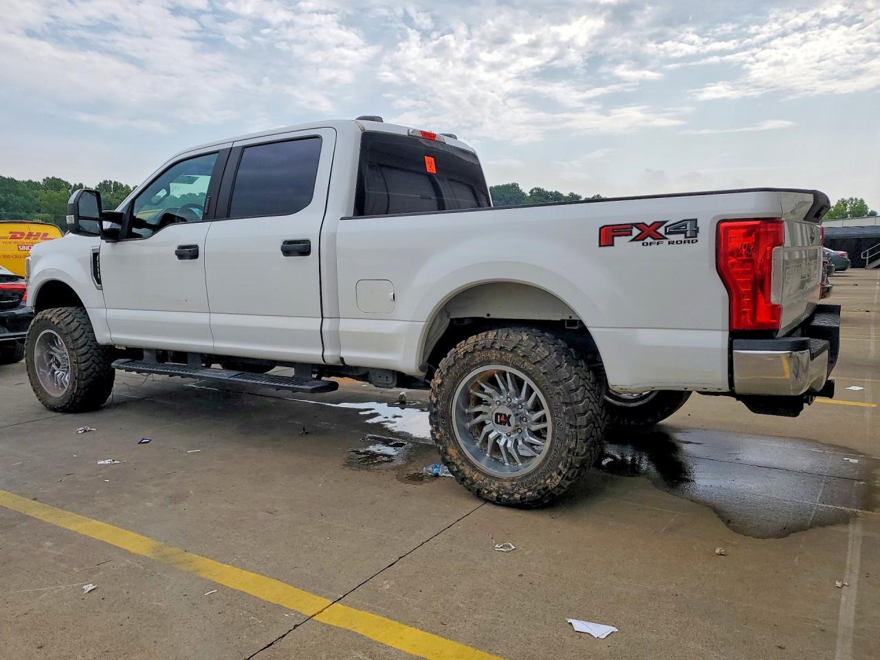 2020 Ford F250 Super Duty - Image 2