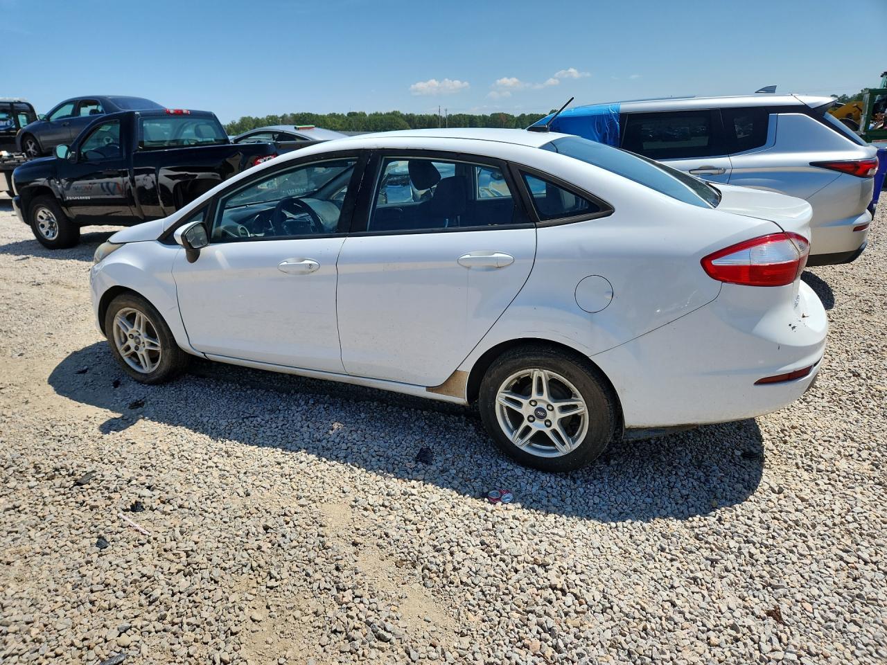 2017 Ford Fiesta Se - Фото 2
