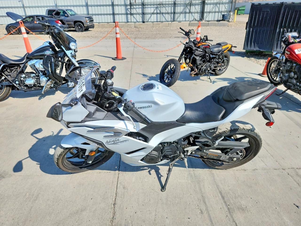 2025 Kawasaki Ex500 - Фото 3