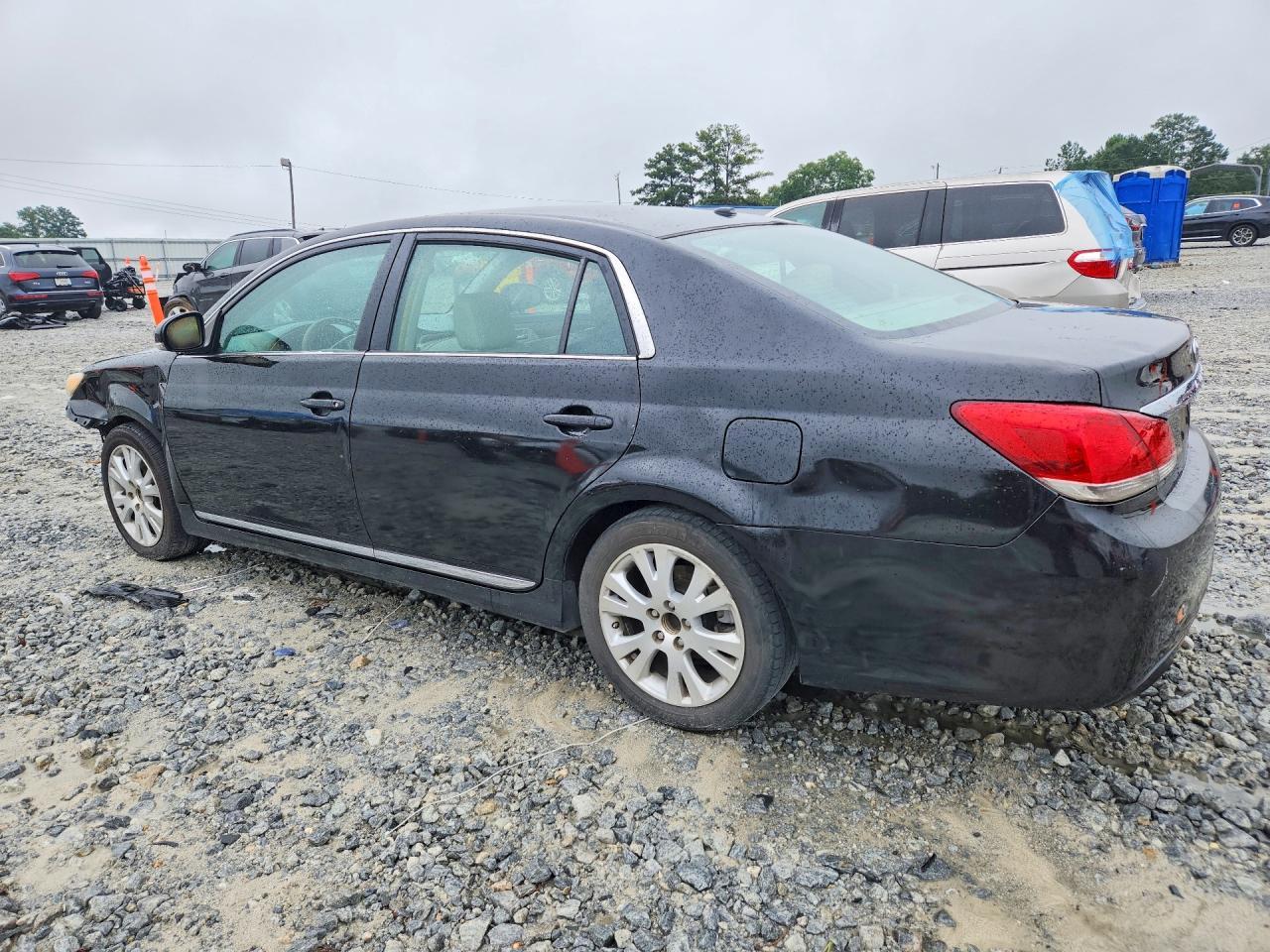 2011 Toyota Avalon Base - Фото 2