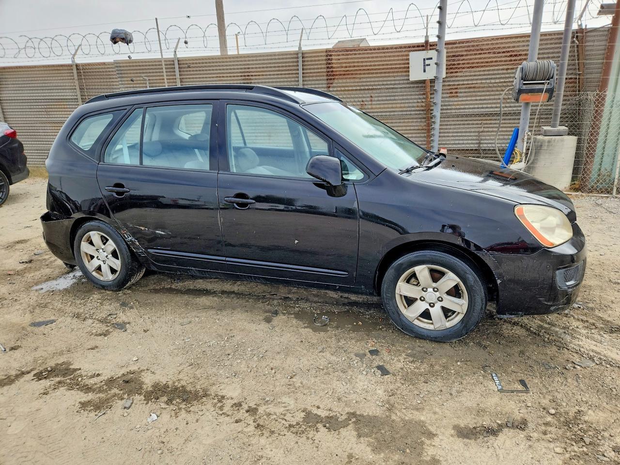 2008 Kia Rondo Lx - Фото 4