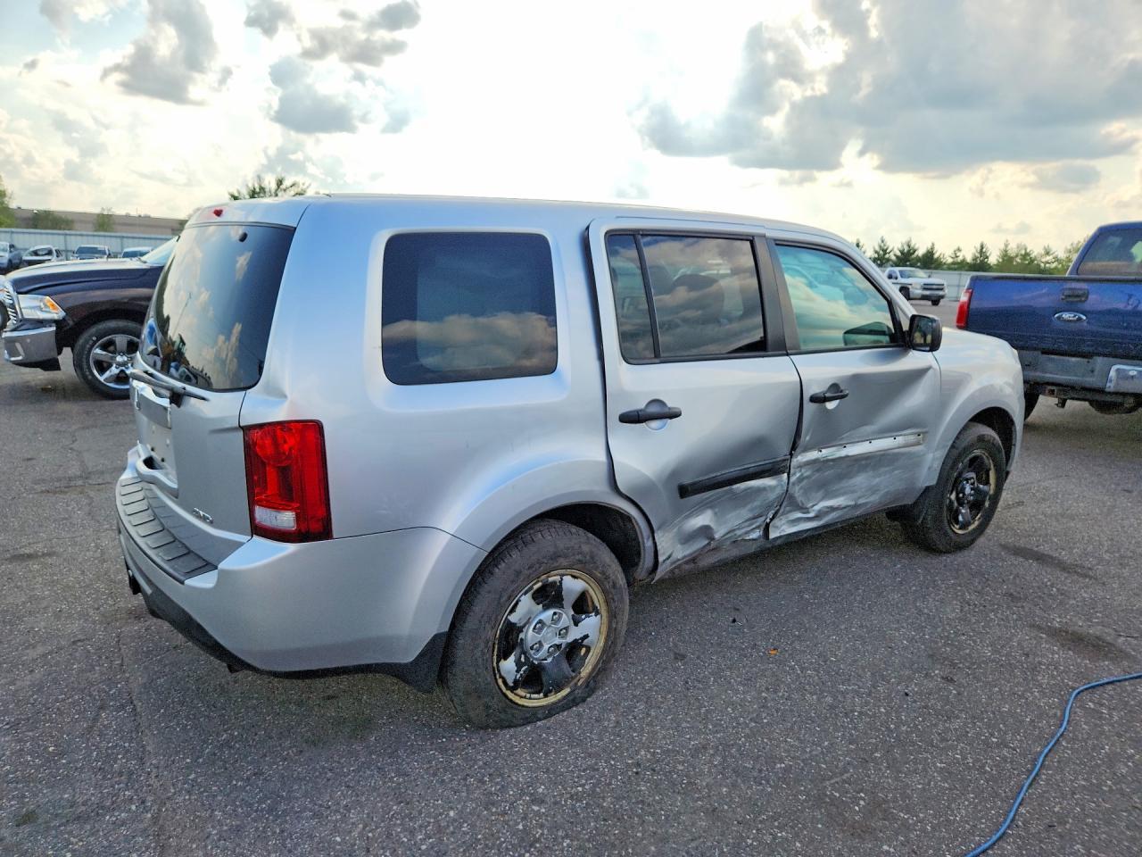 2014 Honda Pilot Lx - Image 3