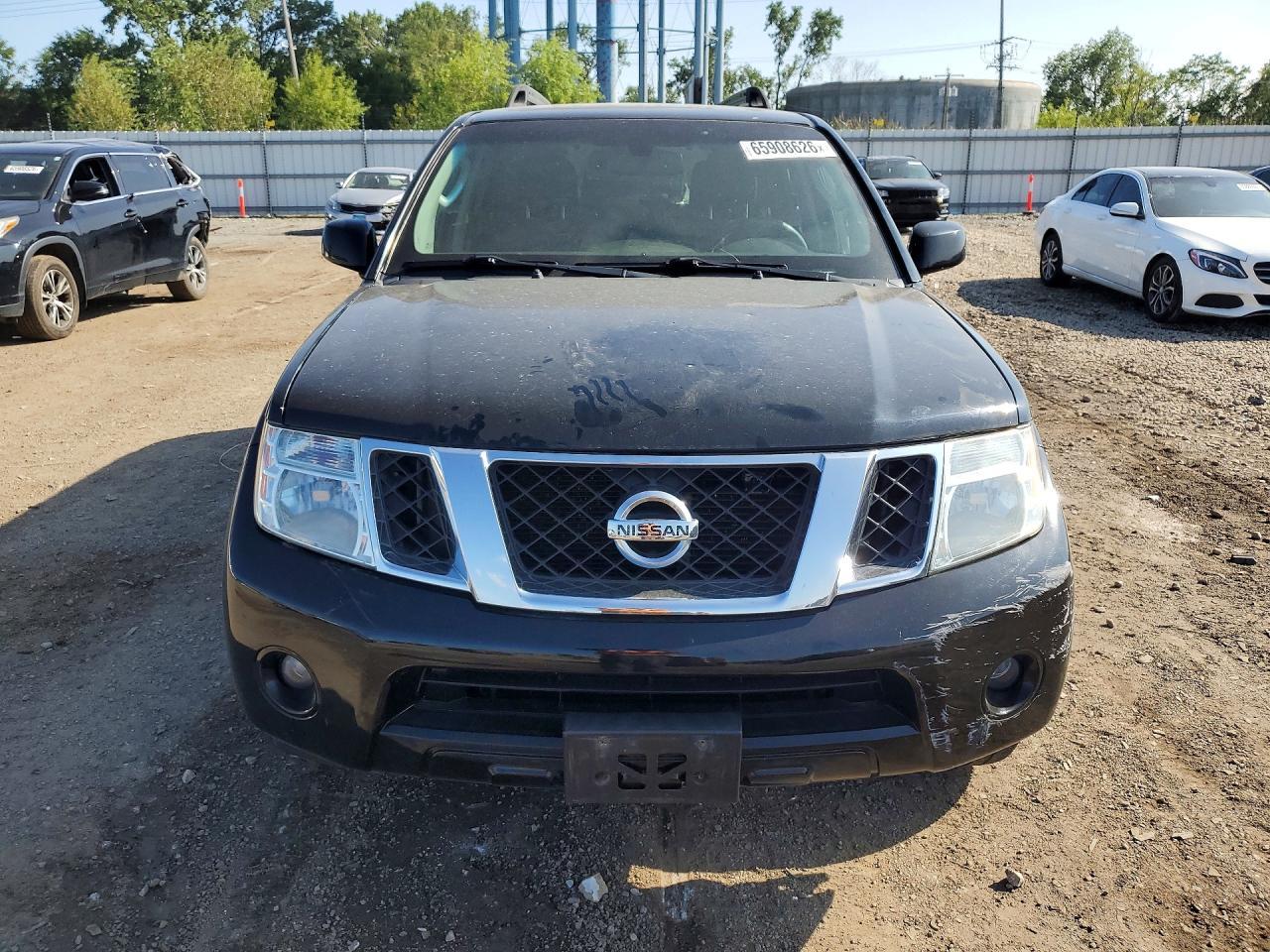 2012 Nissan Pathfinder S - Фото 5