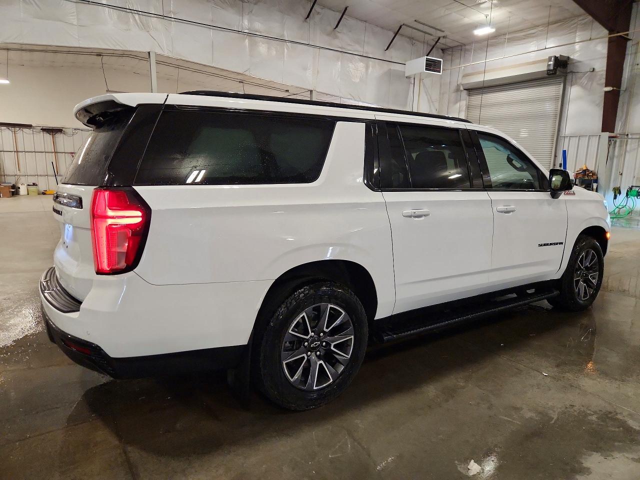 2023 Chevrolet Suburban K1500 Z71 - Image 3