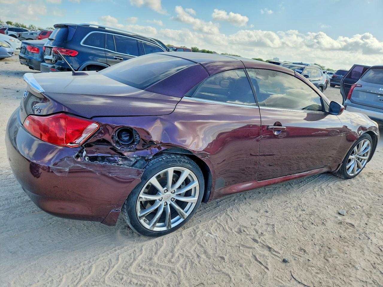 2009 Infiniti G37 Convertible Base - Фото 3