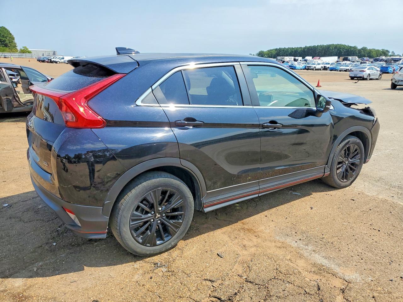 2020 Mitsubishi Eclipse Cross Le - Image 3