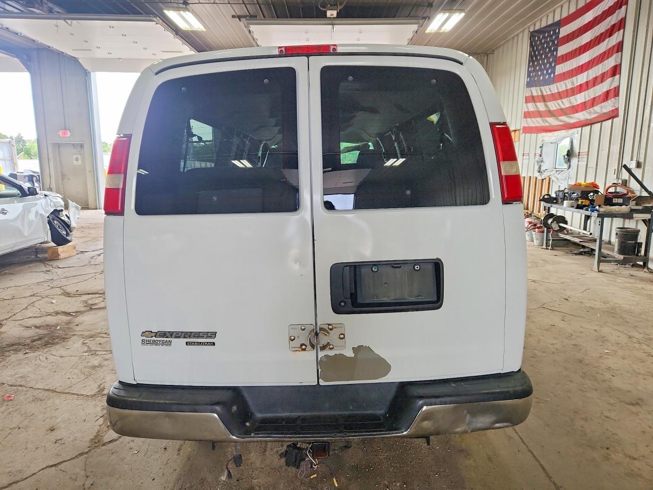 2008 Chevrolet Express G3500 - Фото 6