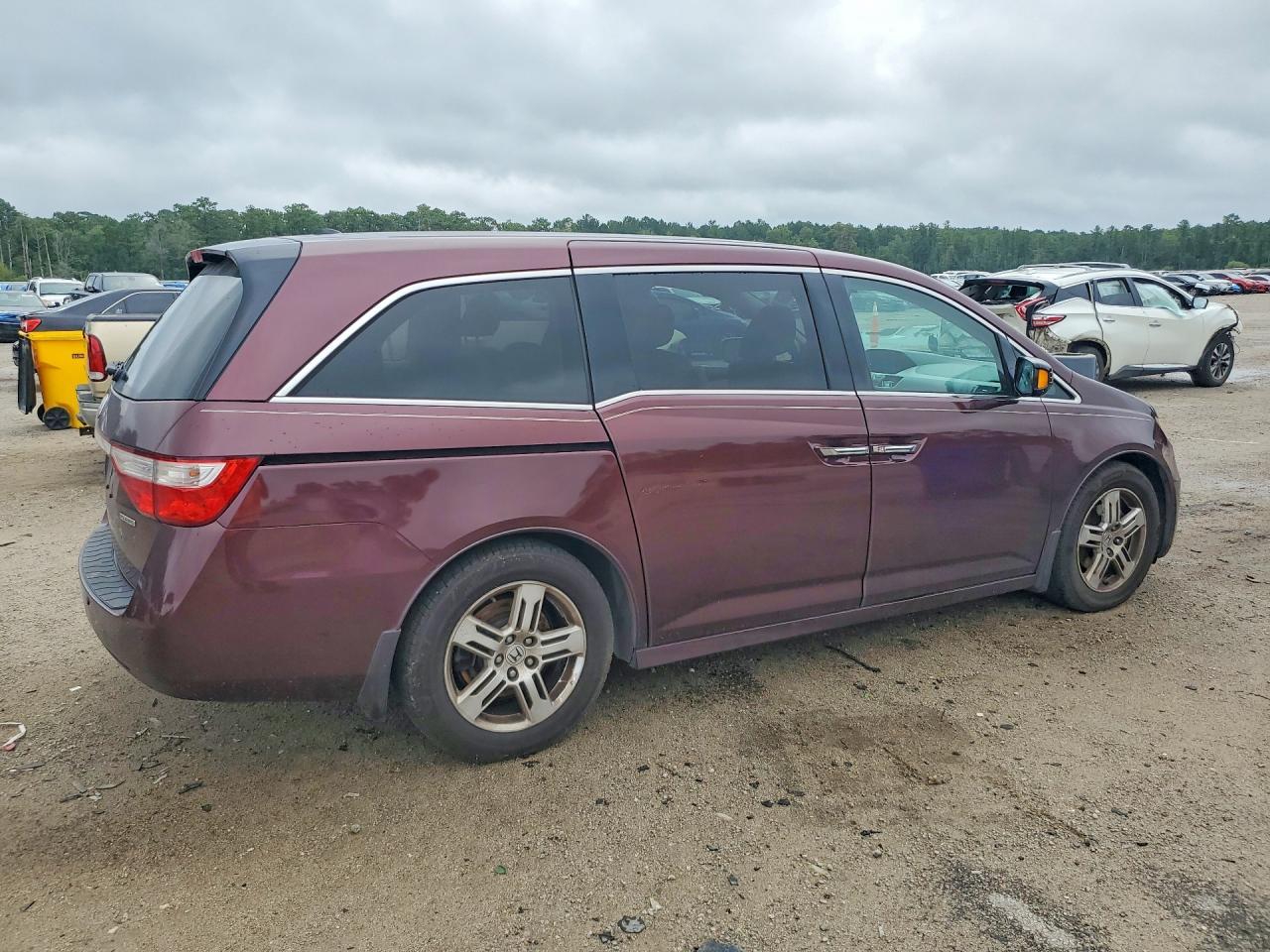 2012 Honda Odyssey Touring - Фото 3