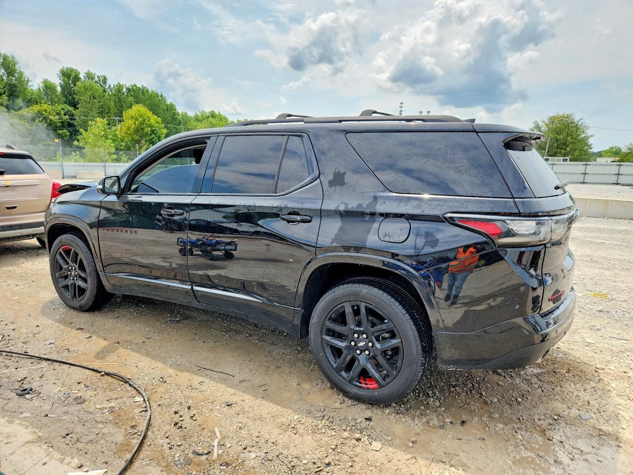 2020 Chevrolet Traverse Premier - Фото 2