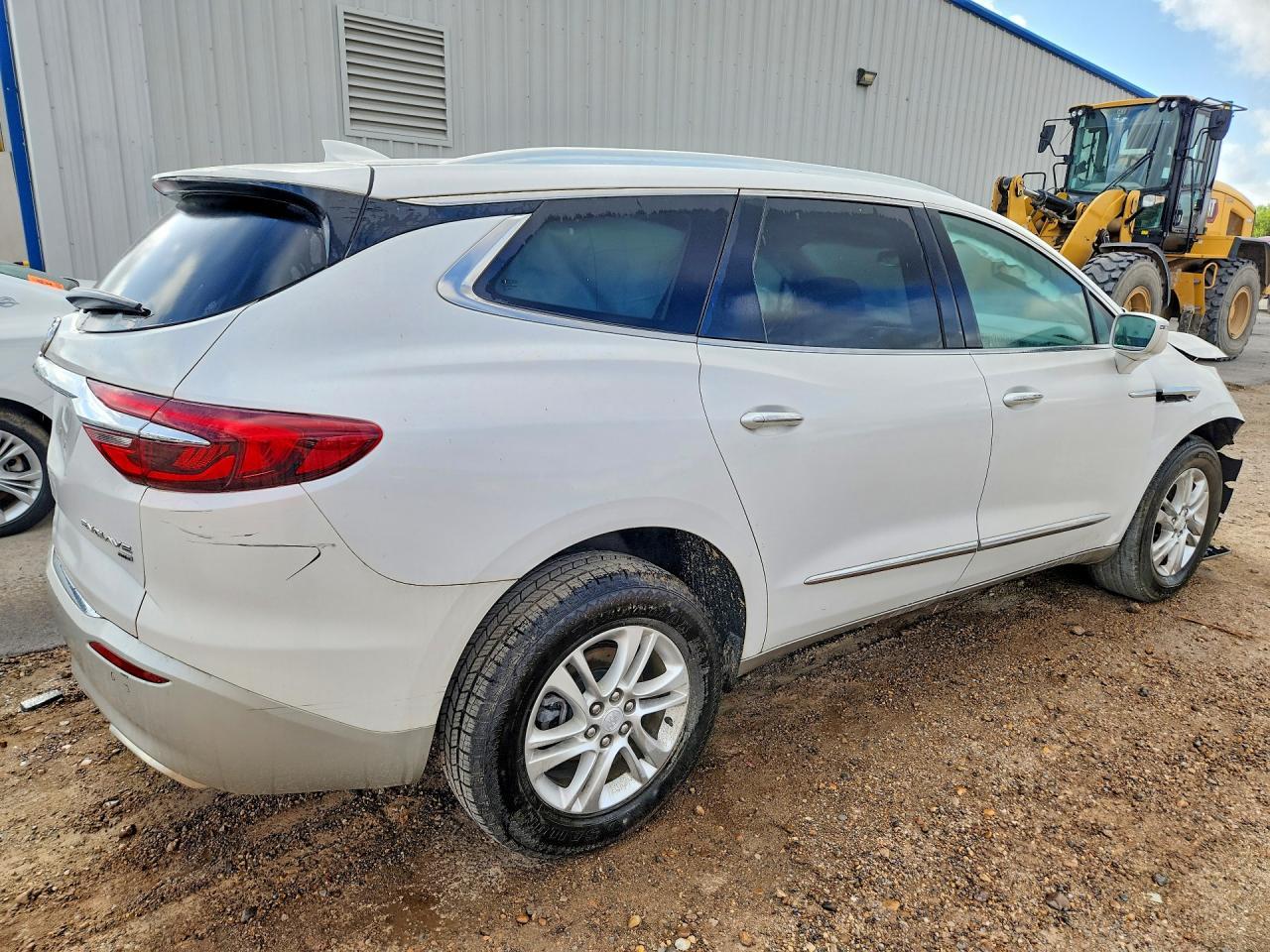 2018 Buick Enclave Essence - Image 3