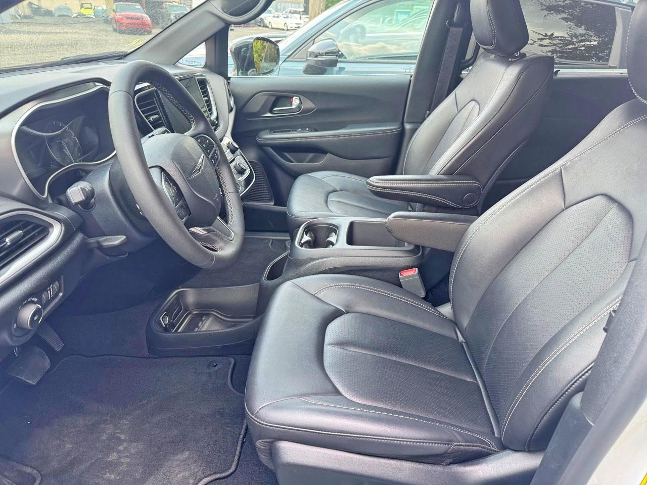 2025 Chrysler Pacifica Select - Фото 7