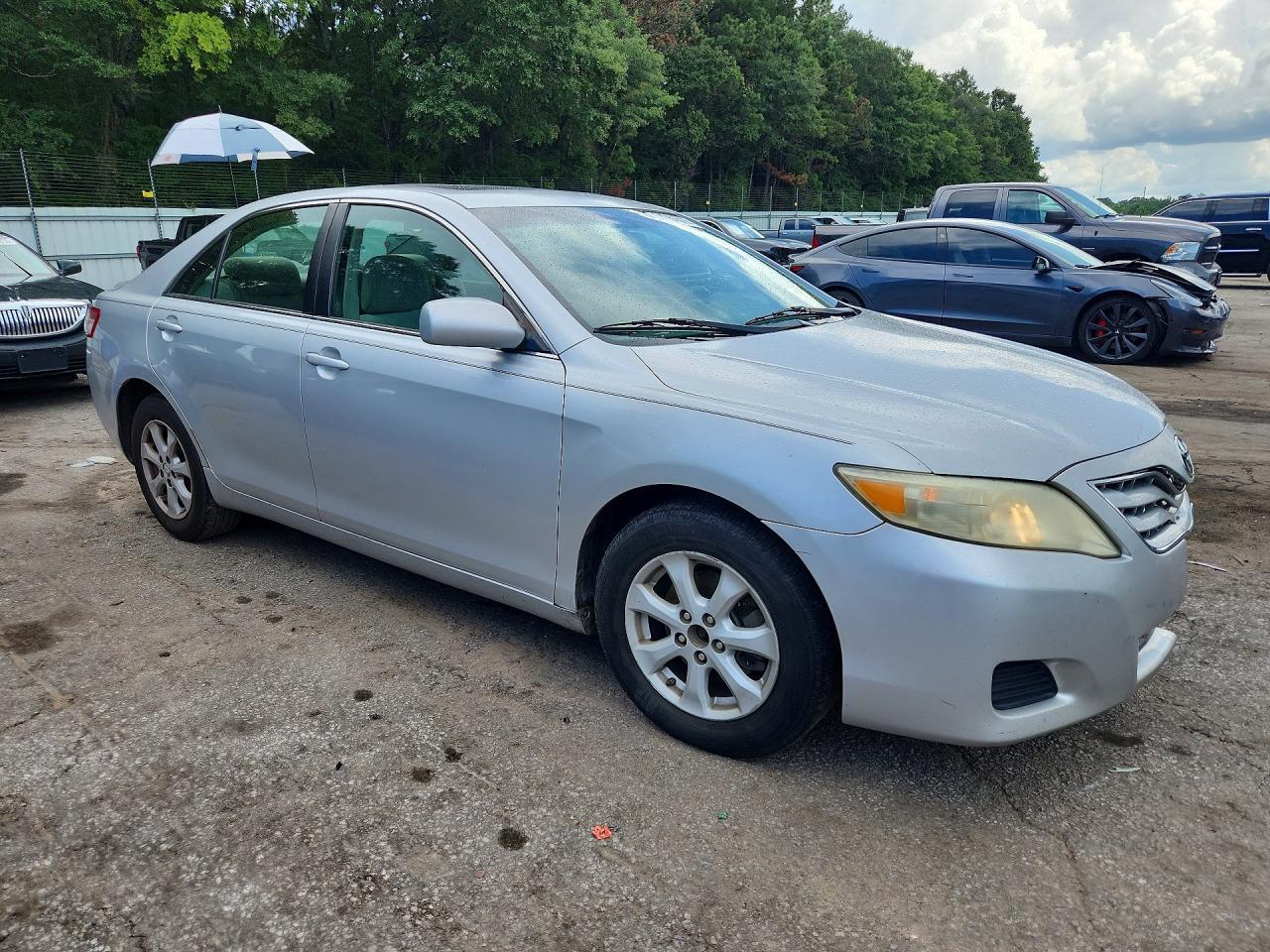 2011 Toyota Camry Le - Image 4