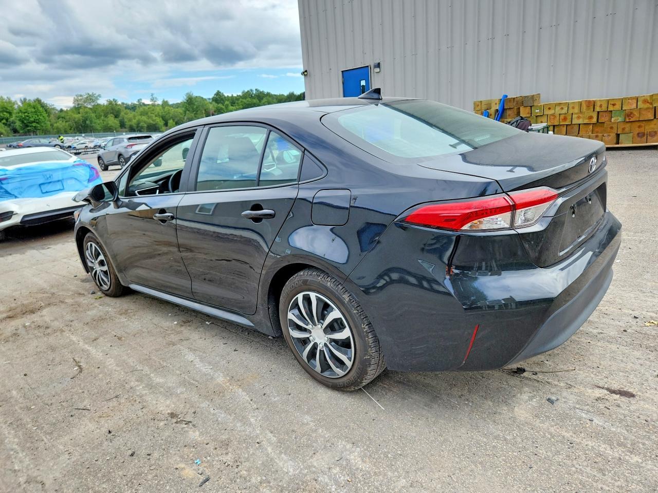 2025 Toyota Corolla Le - Фото 2
