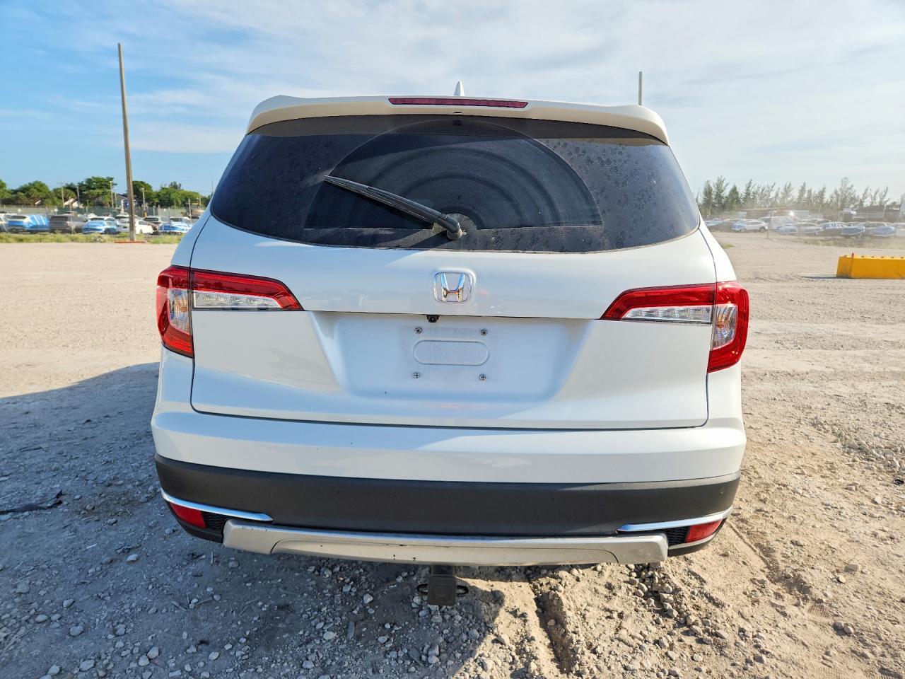 2022 Honda Pilot Touring - Image 6