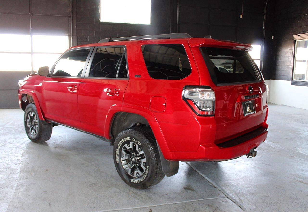 2017 Toyota 4Runner Sr5 Premium - Image 4