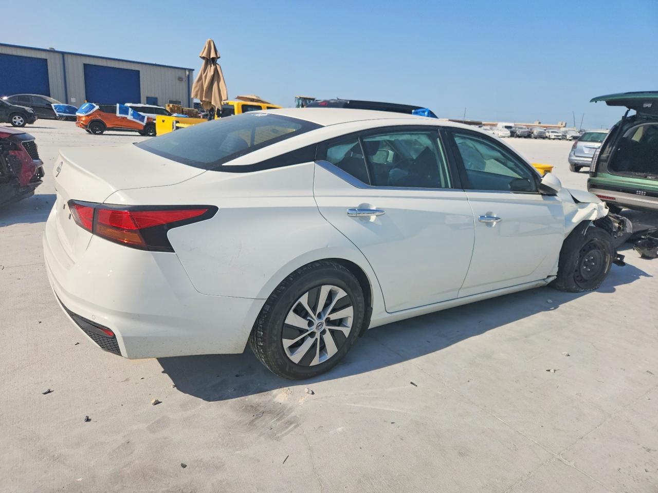 2023 Nissan Altima S - Фото 3