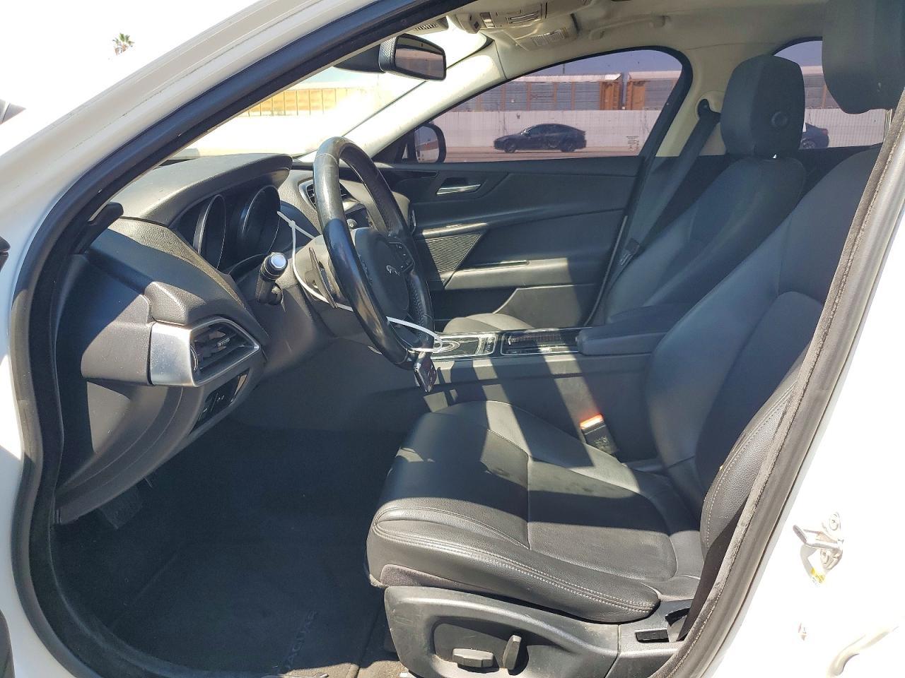2018 Jaguar Xe - Image 7