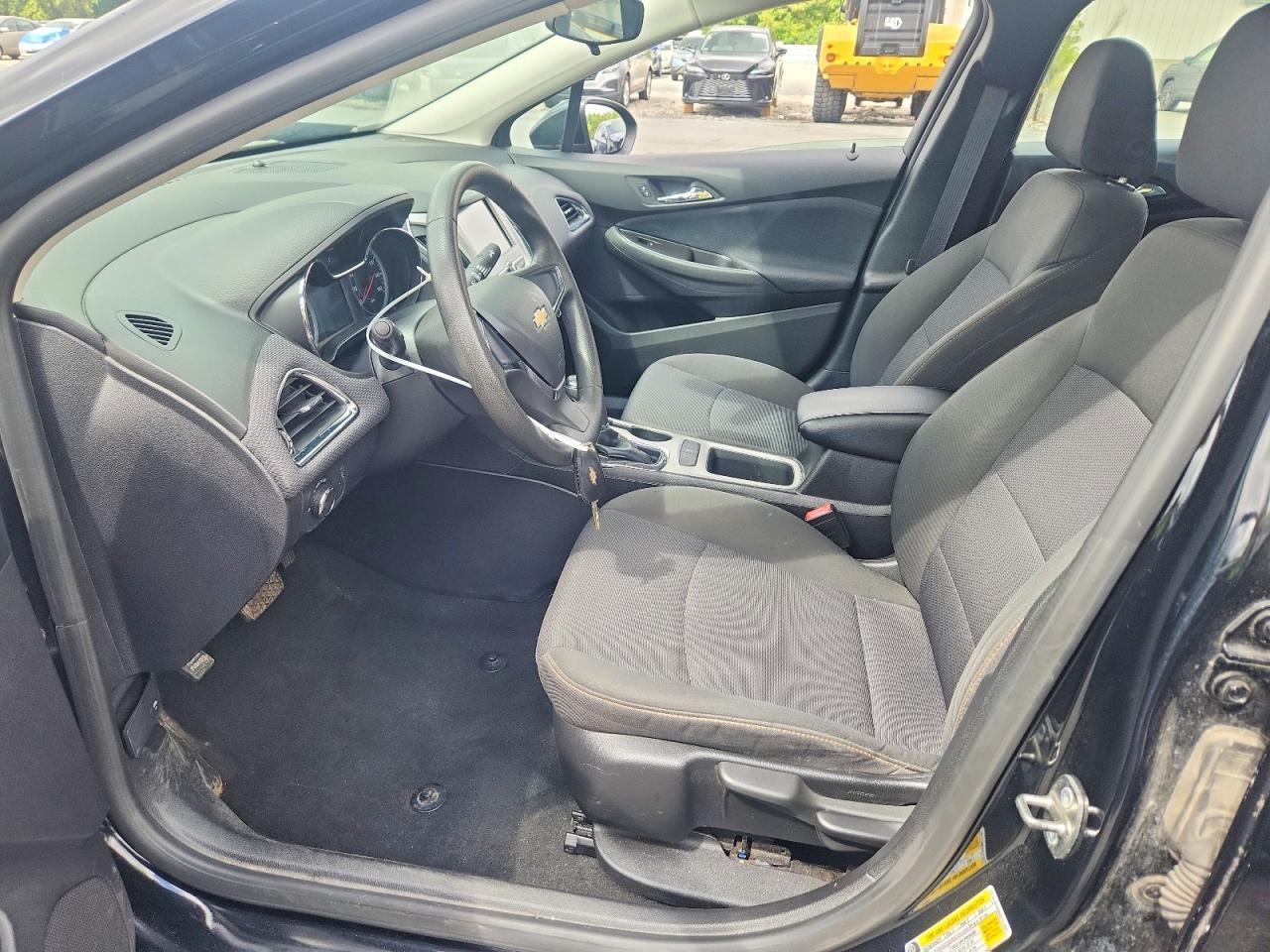 2017 Chevrolet Cruze Ls - Image 7