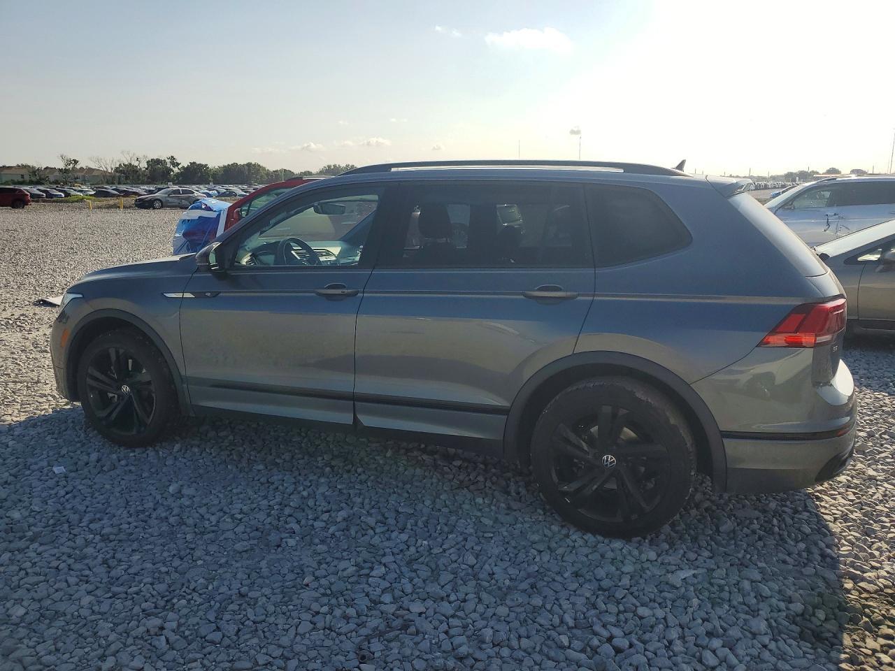 2023 Volkswagen Tiguan Se R-Line Black - Фото 2