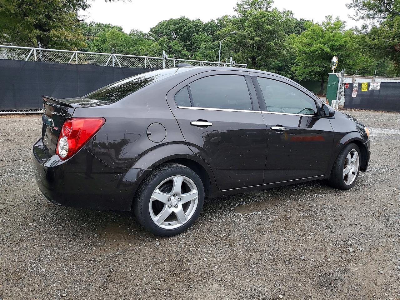 2016 Chevrolet Sonic Ltz - Фото 3